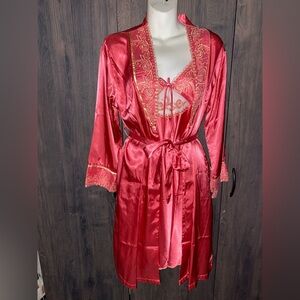 Xifeni Elegant Red Satin Robe with Gold Embroidery NWOT size 2XL 175/100